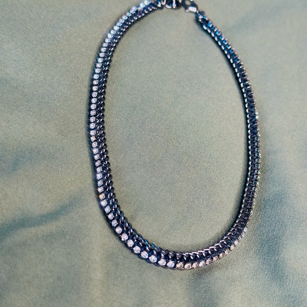 Black Chain ⛓️‍💥 necklace designed with jewels. - Picture 2 of 2